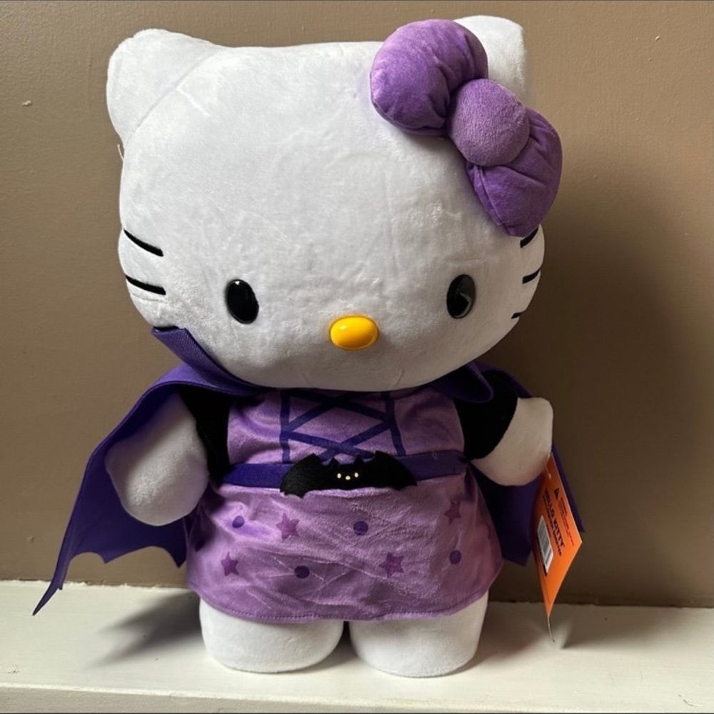 Hello kitty 2024 Halloween Dracula greeter